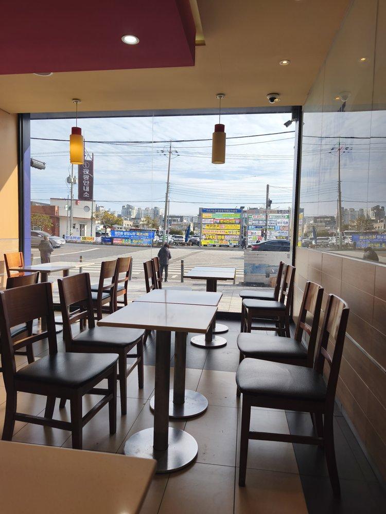 광양 중마동 버거킹통창 뷰 매장 내부 전경