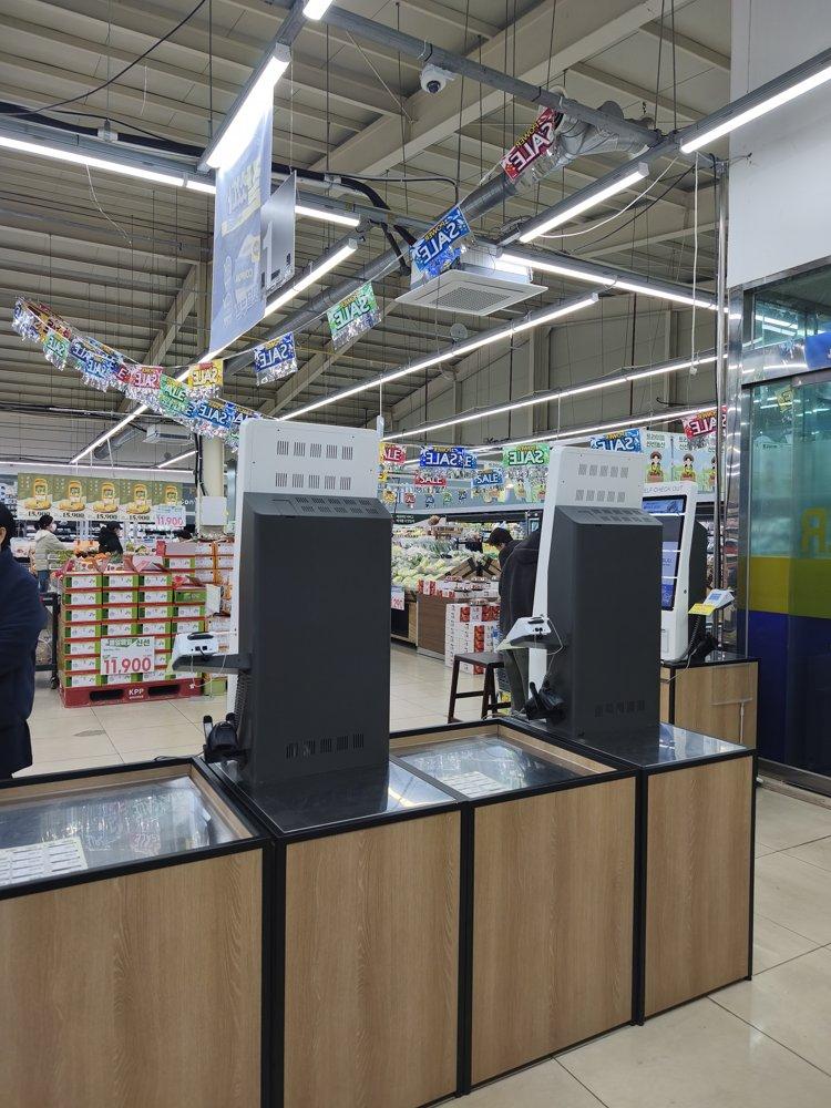 광양 트라이얼마트 내 셀프계산대