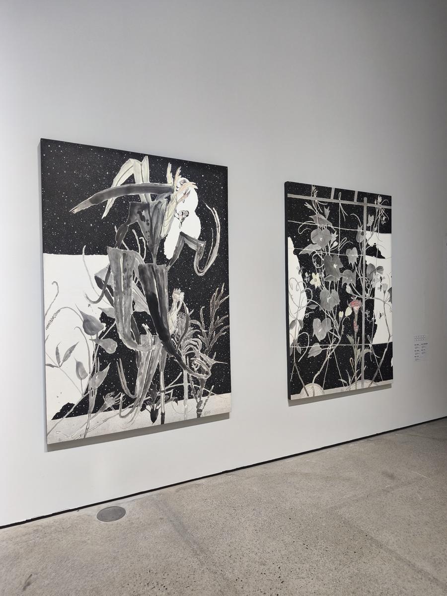 광양 전남도립미술관 전시: 자연의 생명력이 물씬 느껴지는 야생화 작품 (Wildflower artwork exuding the vitality of nature)